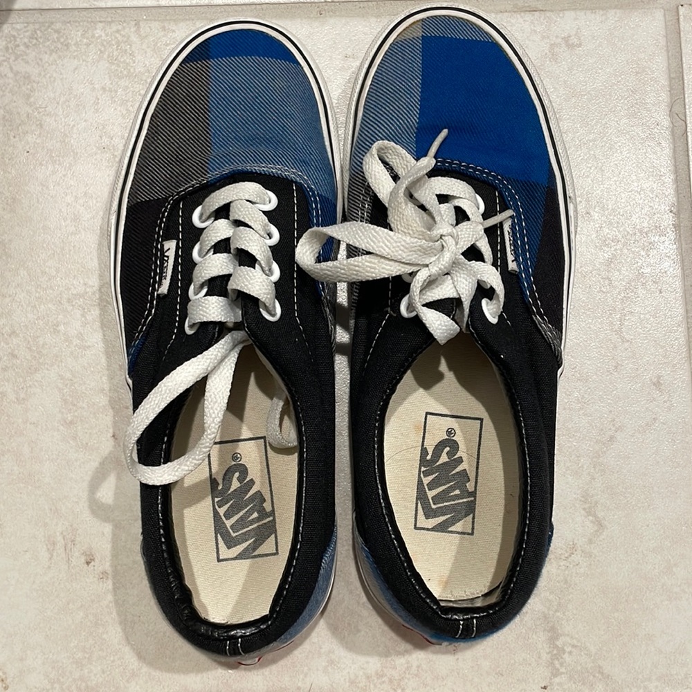 VANS Era Flannel Size 6.5W, 5M. Slightly used